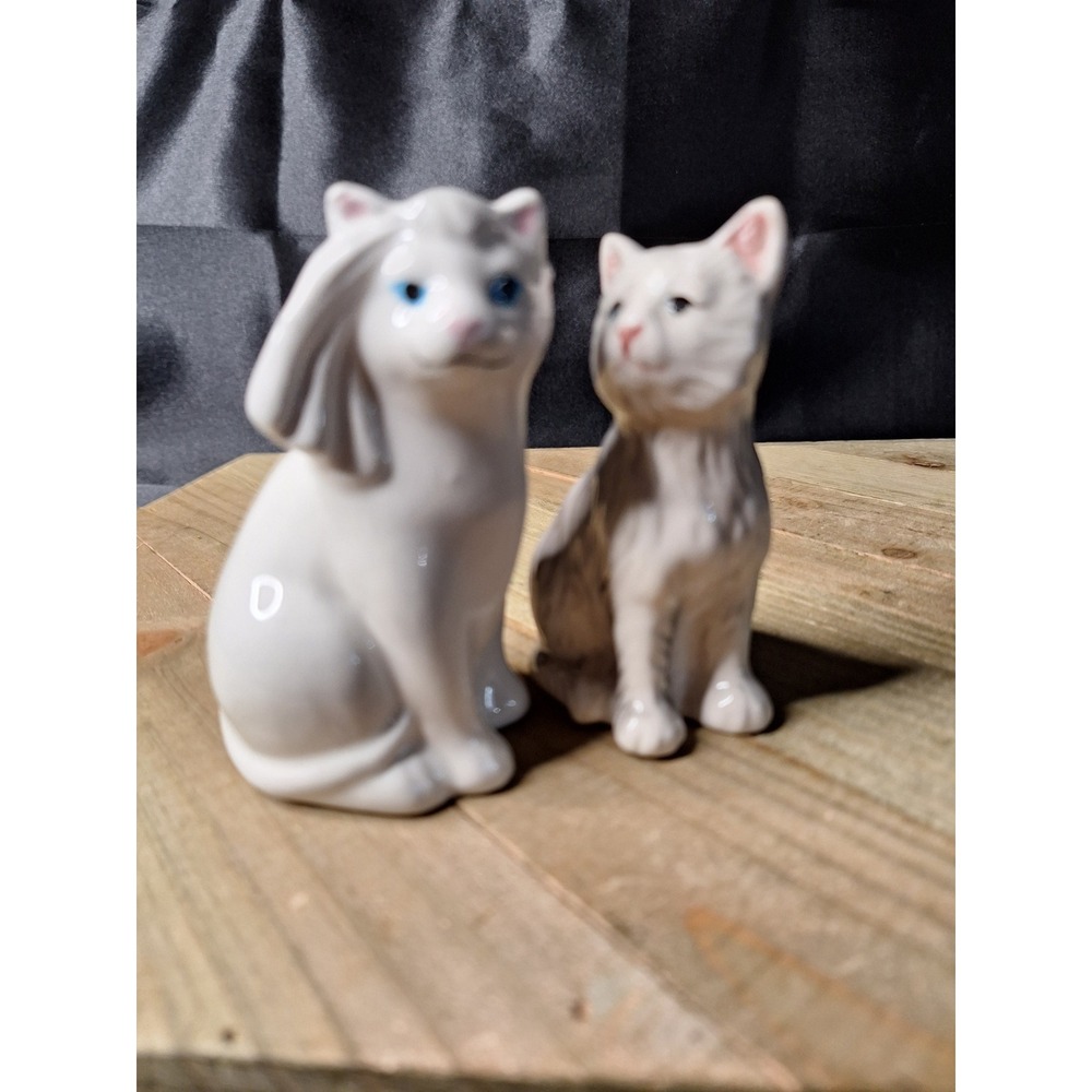 Vintage Ceramic Cat Salt and Pepper Shakers Bride and blended White Grey Feline